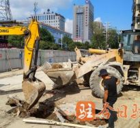 美女骚啊啊啊啊高温下的坚守｜道路建设者用汗水铺就畅通路